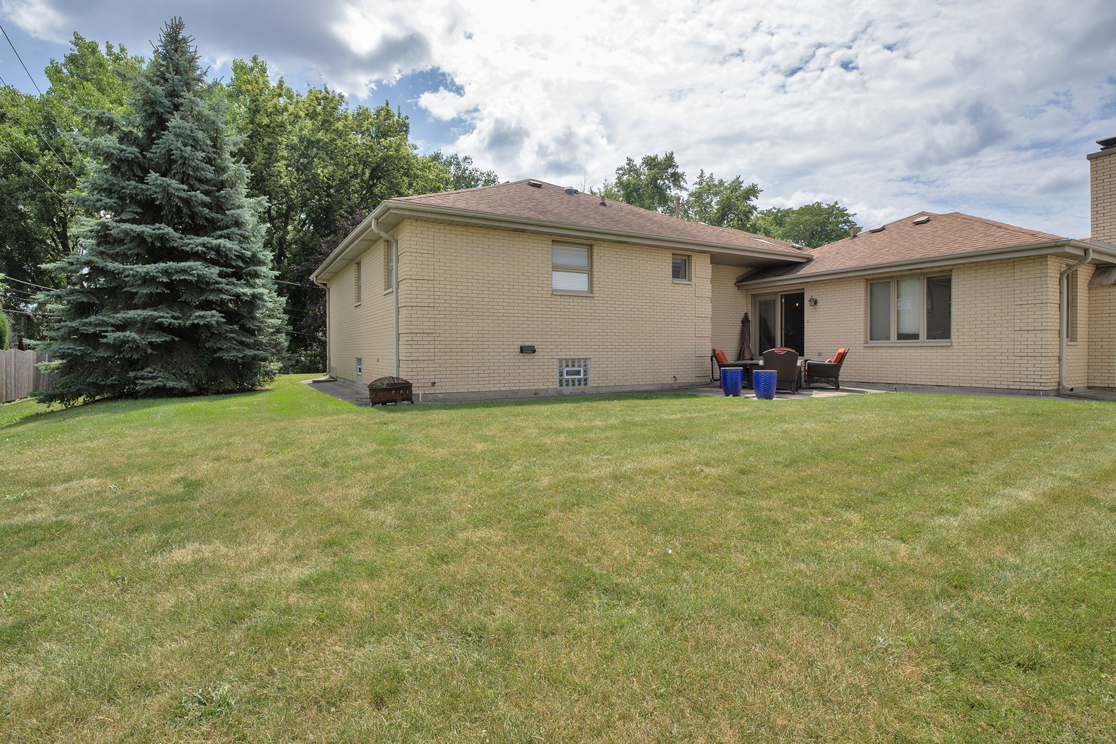 809 Tide Court, Wheeling, IL 60090