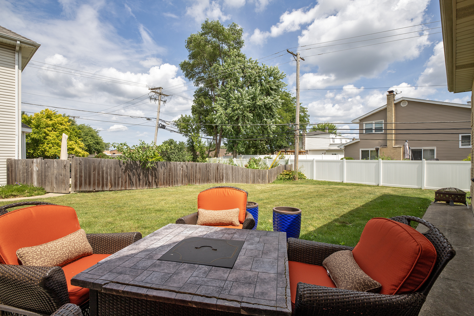 809 Tide Court, Wheeling, IL 60090