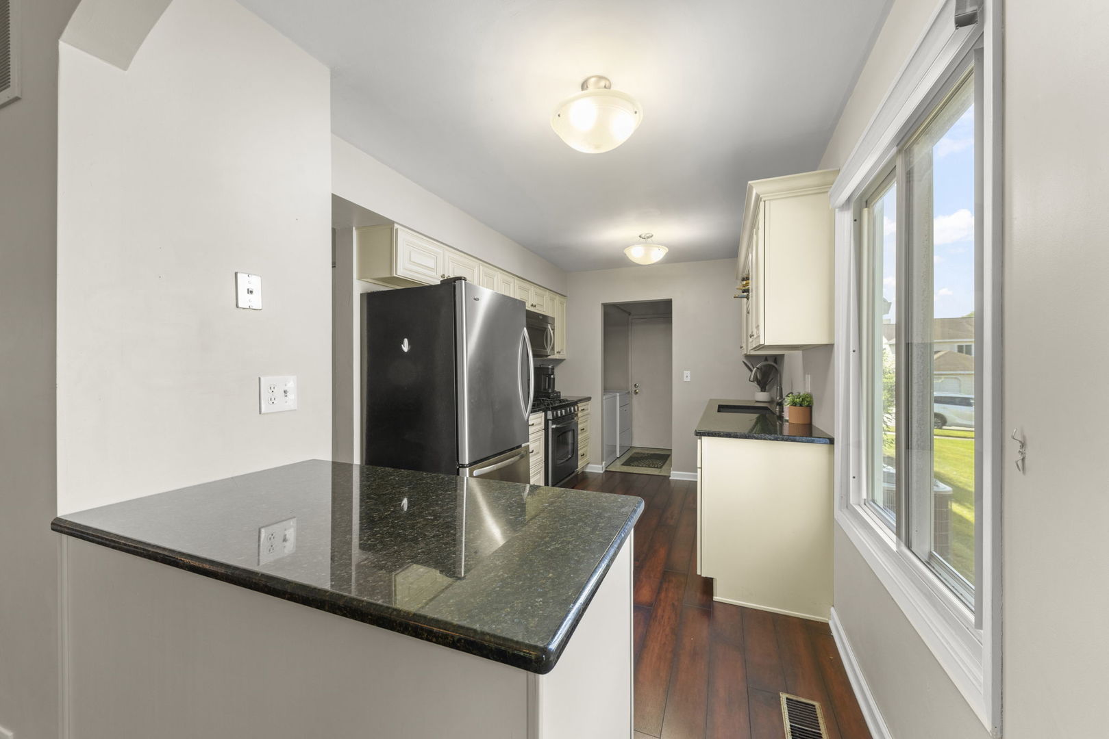 2482 BRUNSWICK Circle #A1, Woodridge, IL 60517
