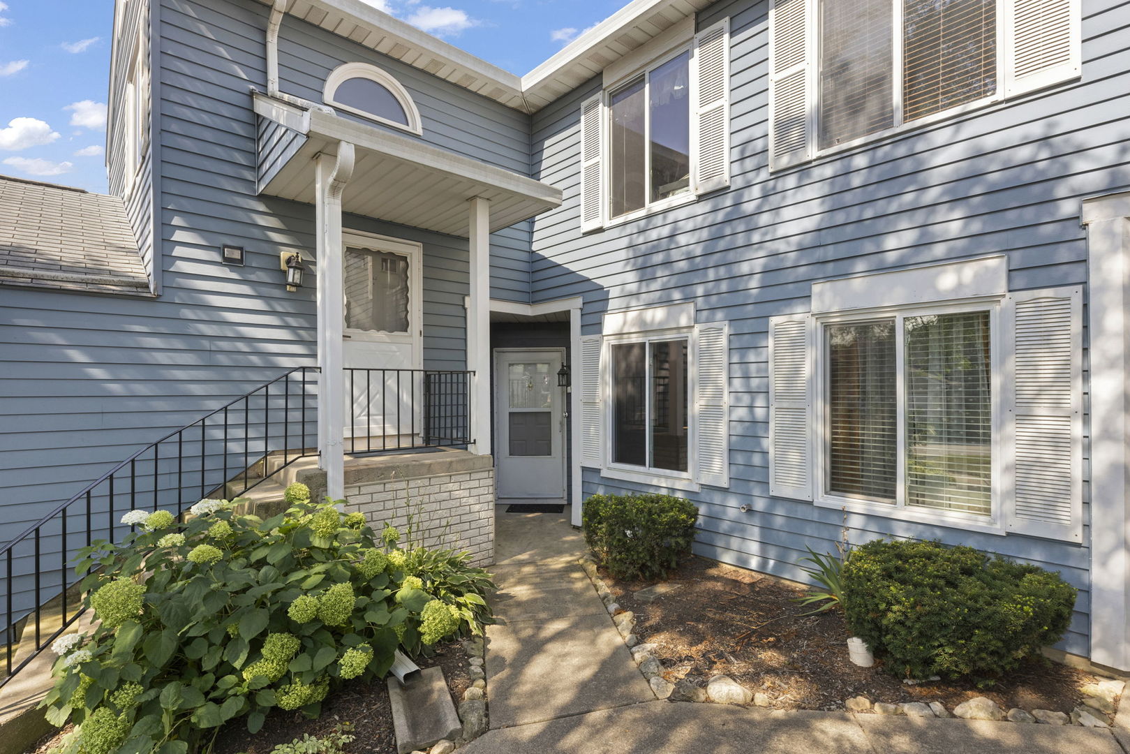 2482 BRUNSWICK Circle #A1, Woodridge, IL 60517