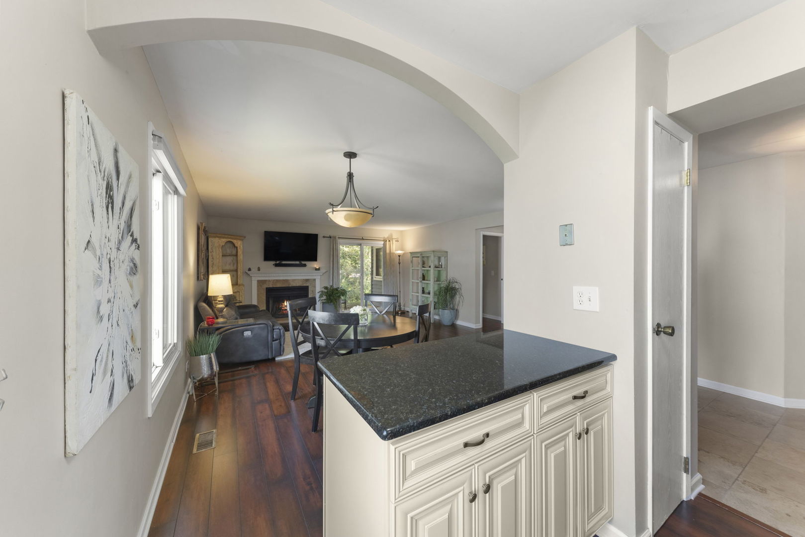 2482 BRUNSWICK Circle #A1, Woodridge, IL 60517