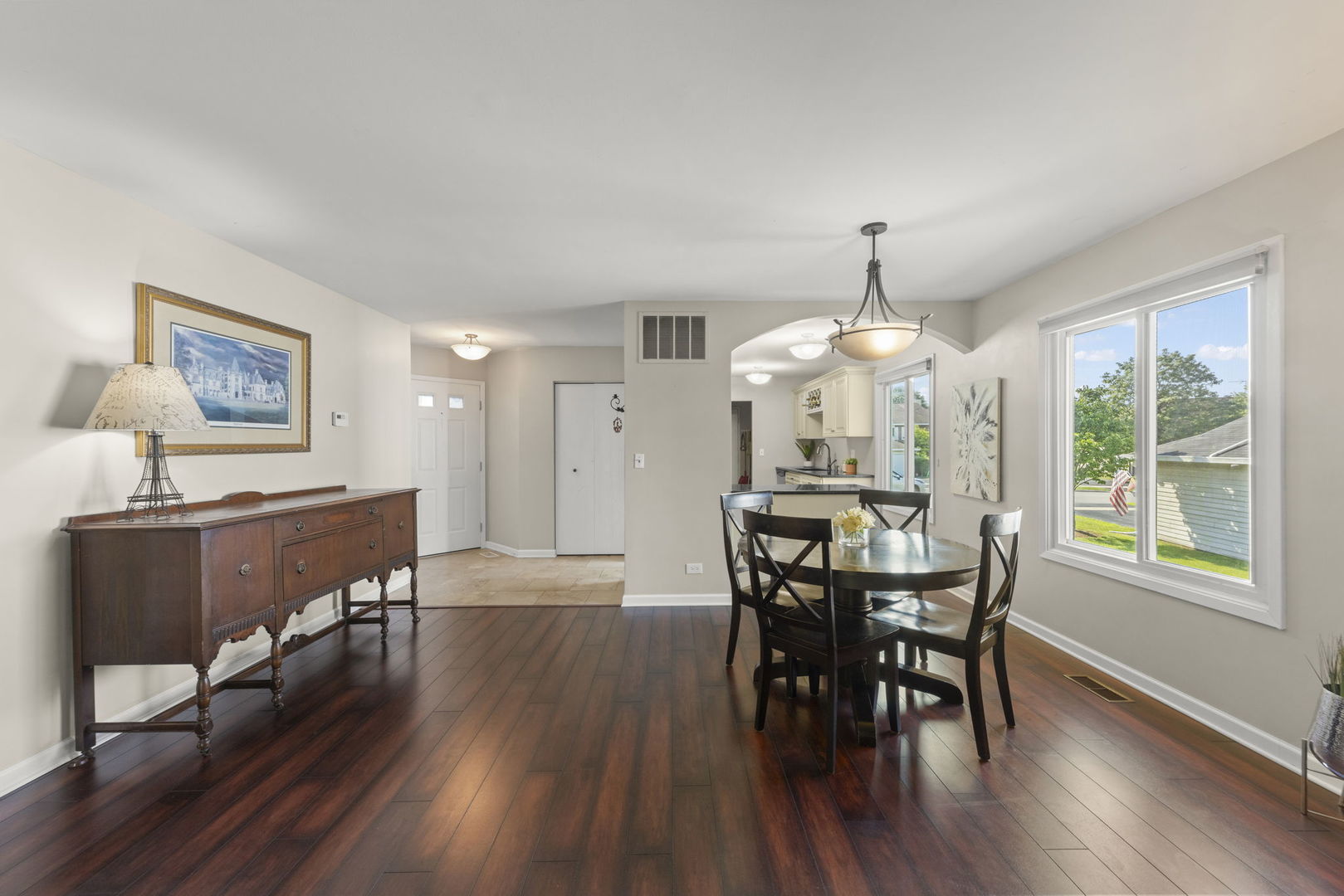 2482 BRUNSWICK Circle #A1, Woodridge, IL 60517