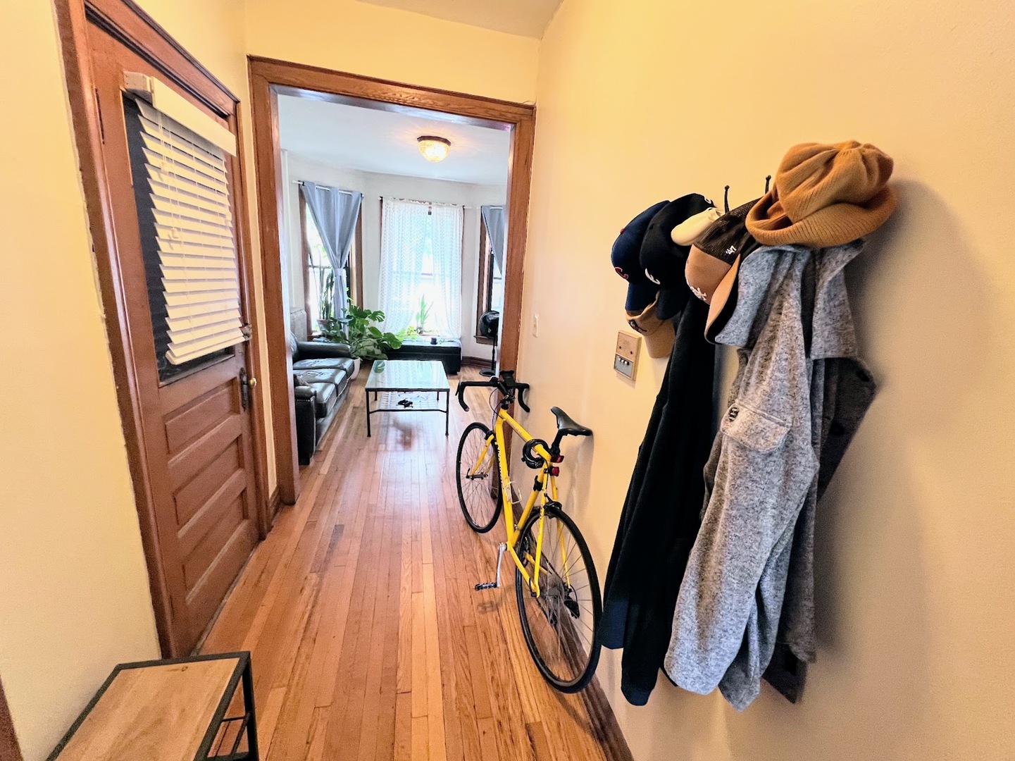 3216 W ALTGELD Street #1F, Chicago, IL 60647