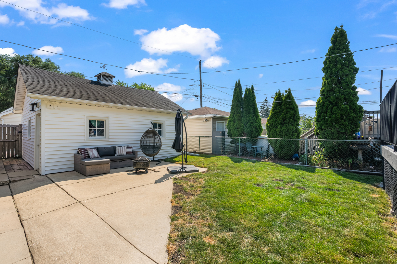 8727 W BELDEN Avenue, River Grove, IL 60171