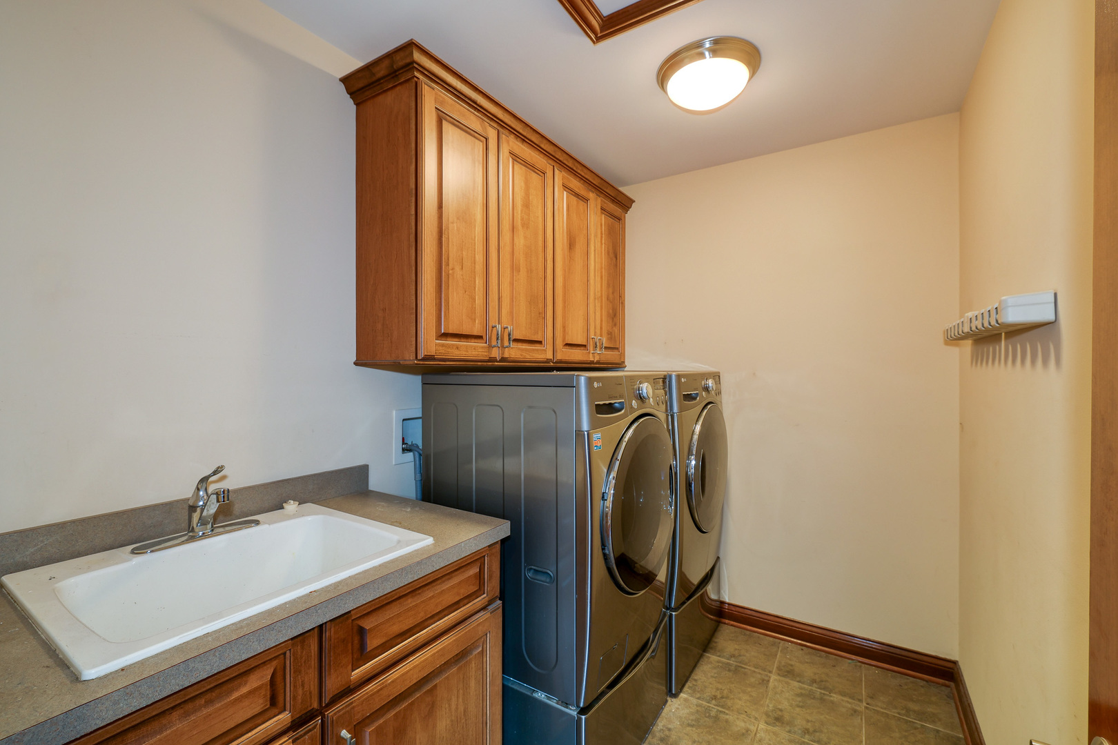 315 Arbor Glen Boulevard, Schaumburg, IL 60195