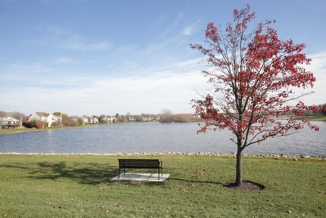 704 Shady Oaks Court, Elgin, IL 60120