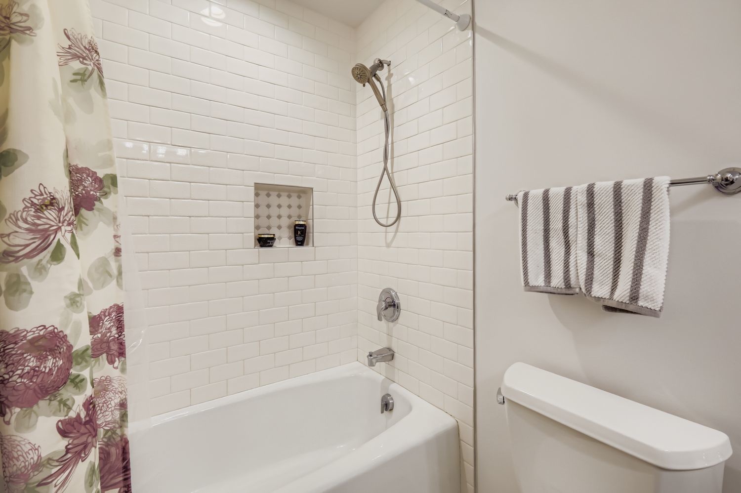 101 Lake Hinsdale Drive #301, Willowbrook, IL 60527