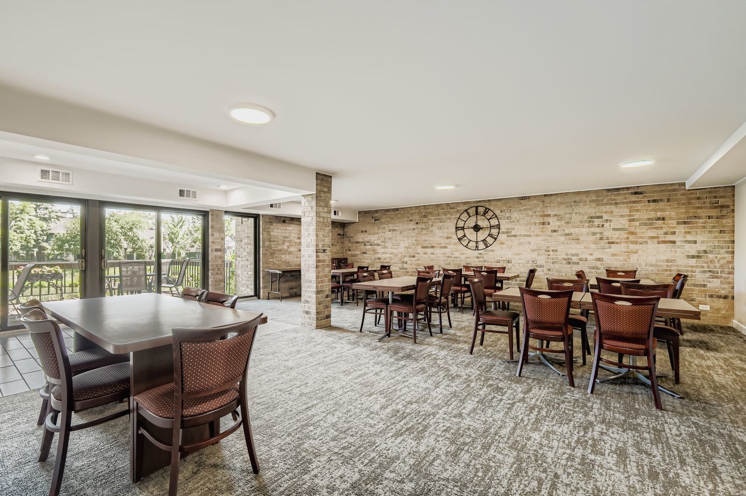 101 Lake Hinsdale Drive #301, Willowbrook, IL 60527