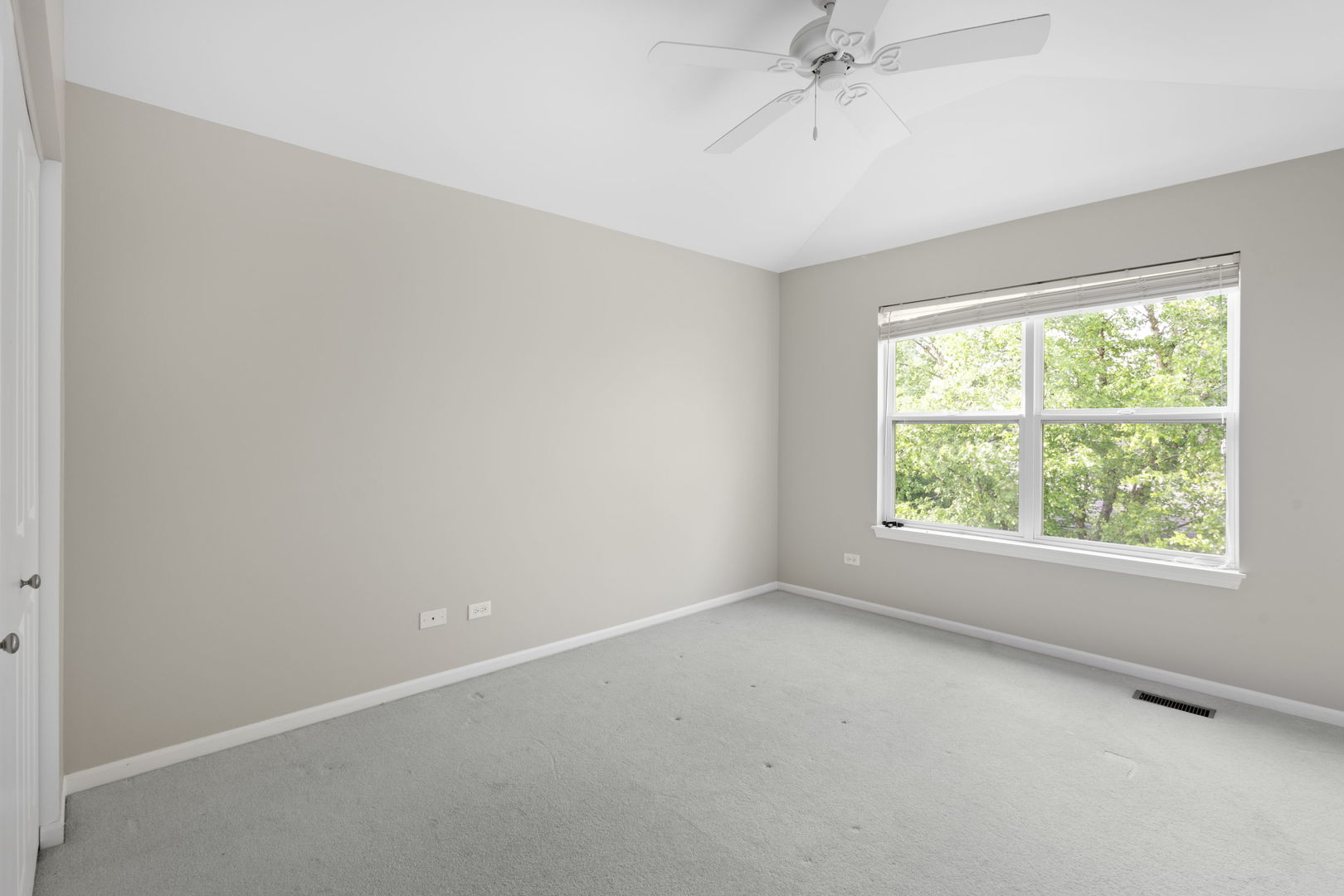 115 Clover Drive, Sugar Grove, IL 60554