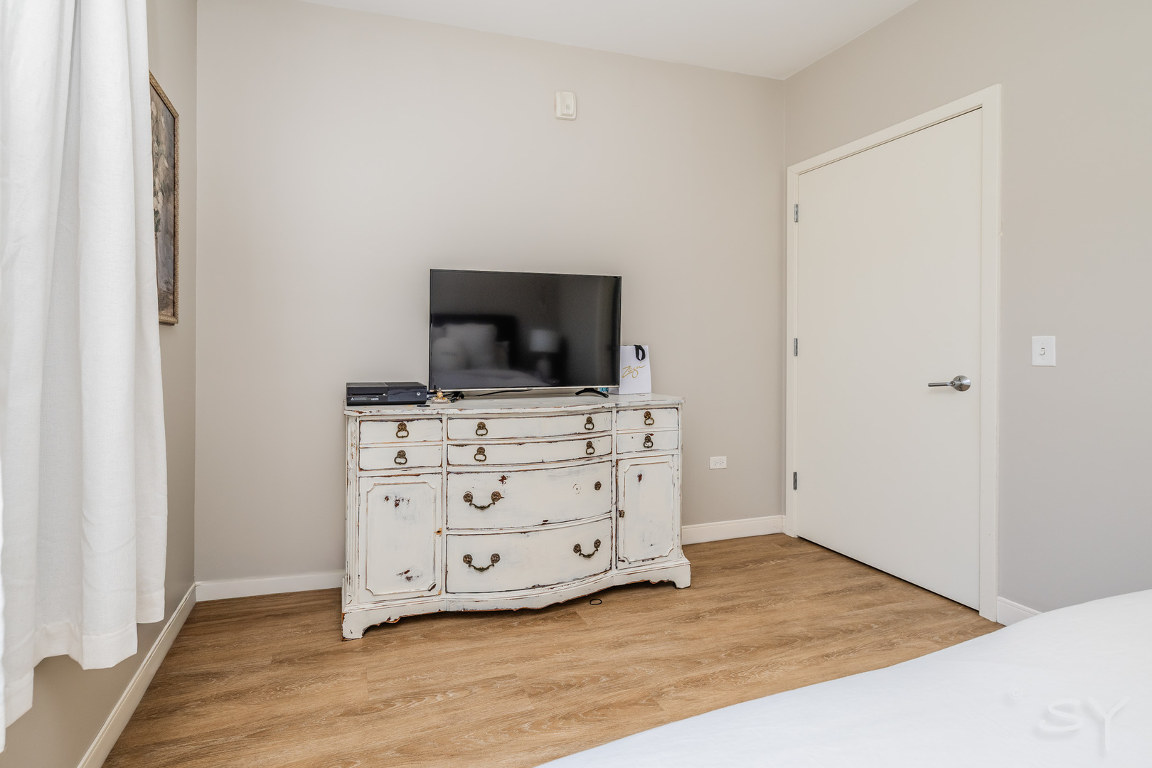 229 Park Avenue #202, Clarendon Hills, IL 60514