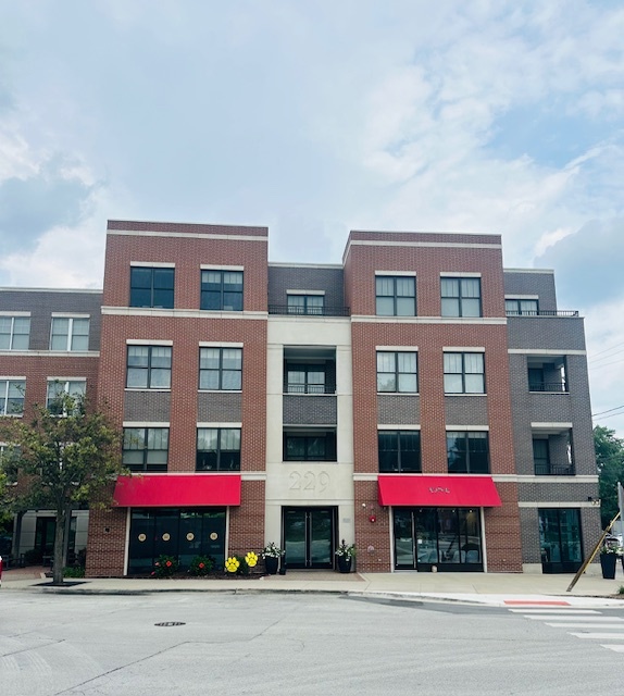229 Park Avenue #202, Clarendon Hills, IL 60514