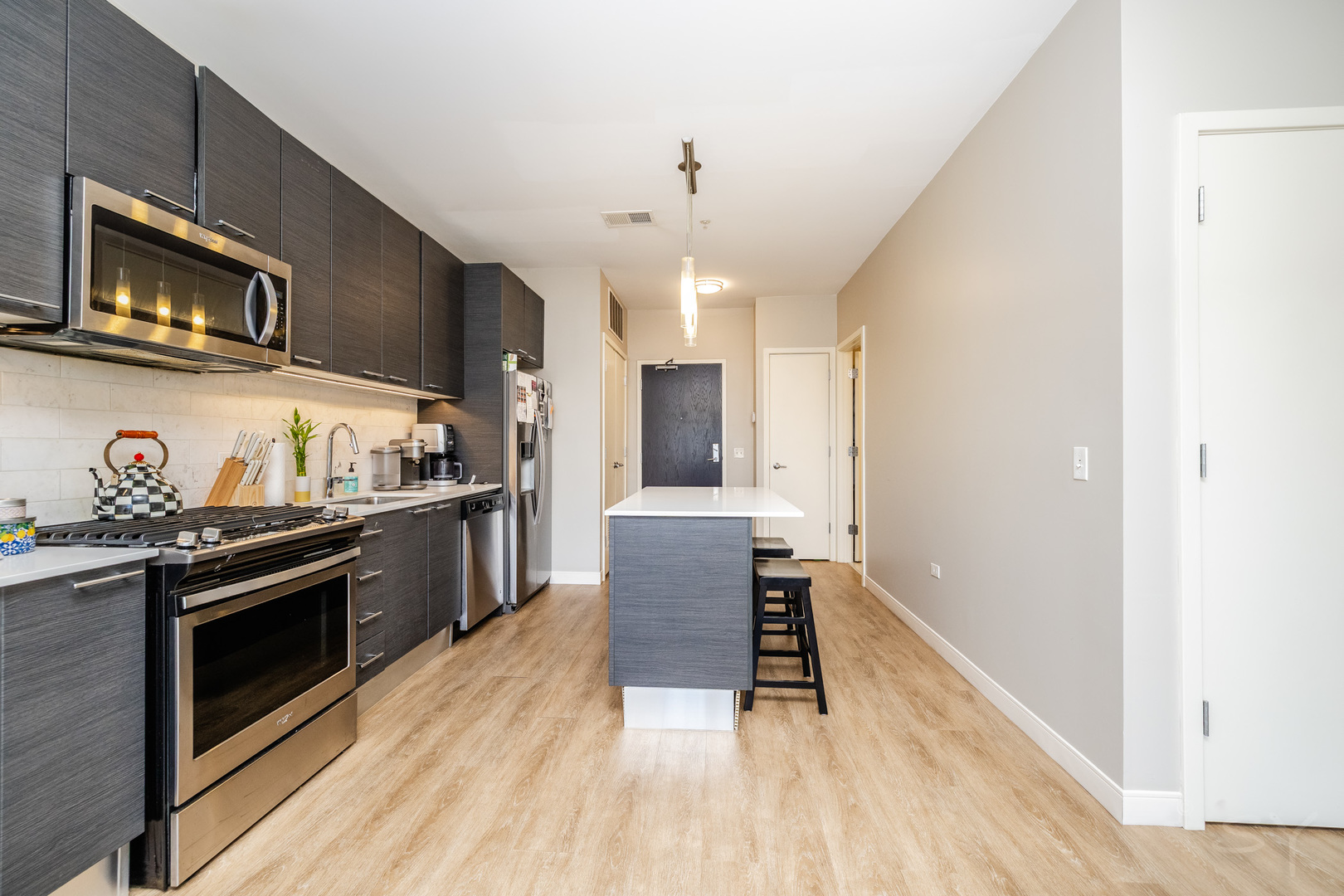 229 Park Avenue #202, Clarendon Hills, IL 60514