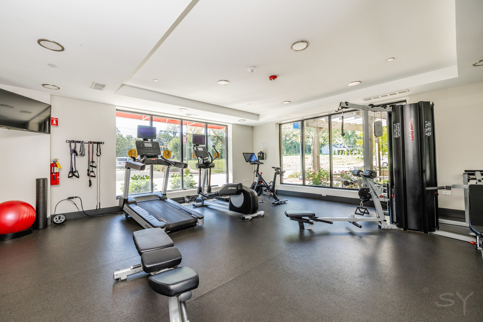 229 Park Avenue #202, Clarendon Hills, IL 60514