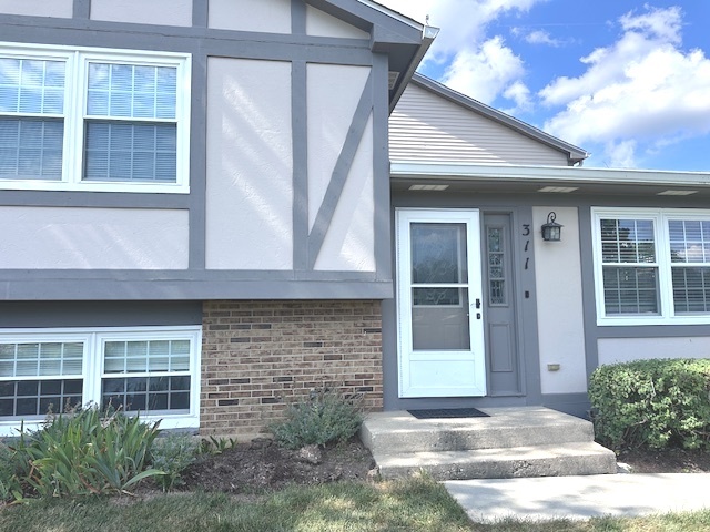 311 Cherrywood Court, Vernon Hills, IL 60061
