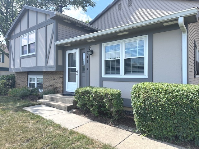 311 Cherrywood Court, Vernon Hills, IL 60061