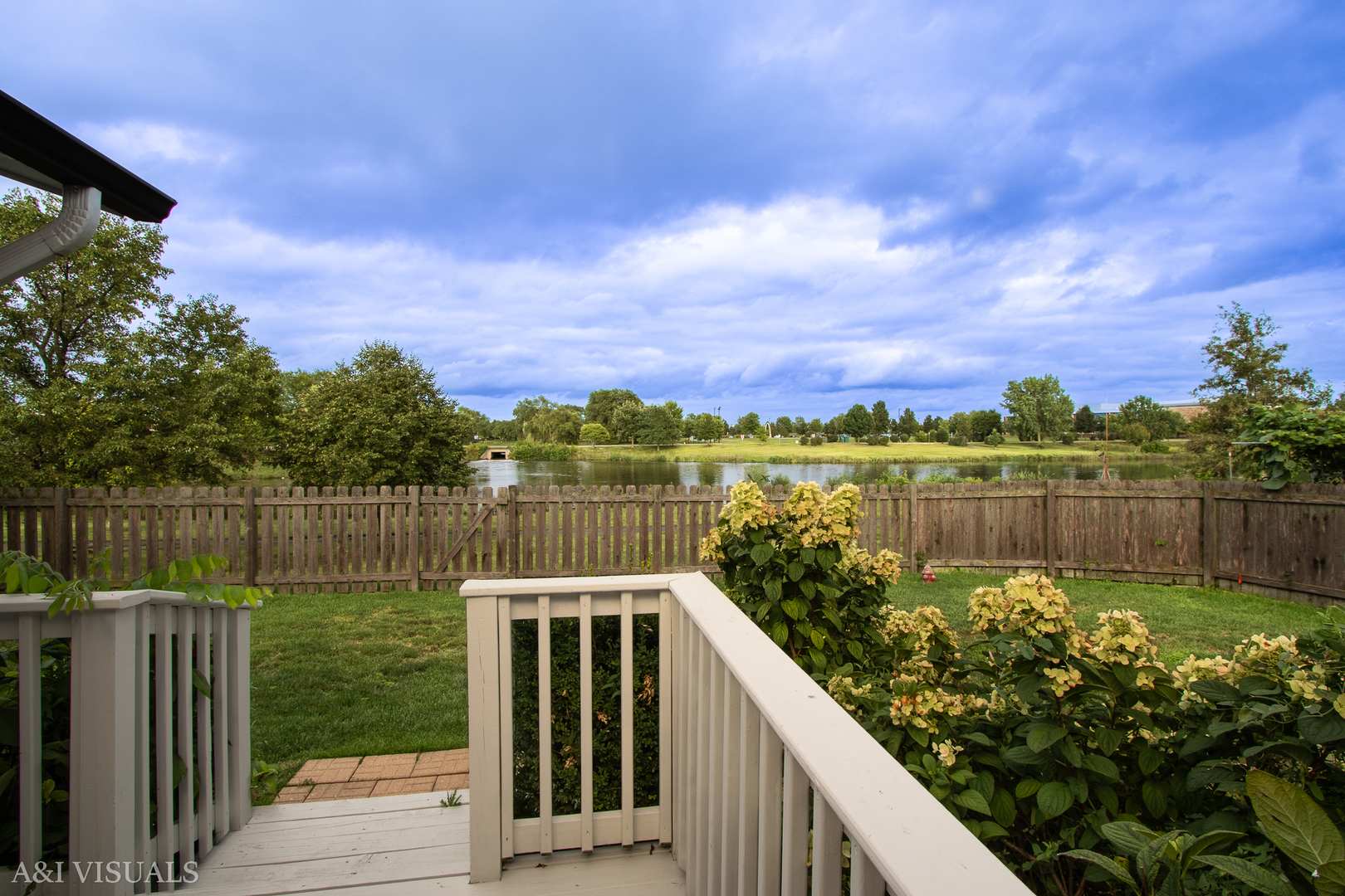 1015 Bowie Drive, Carol Stream, IL 60188