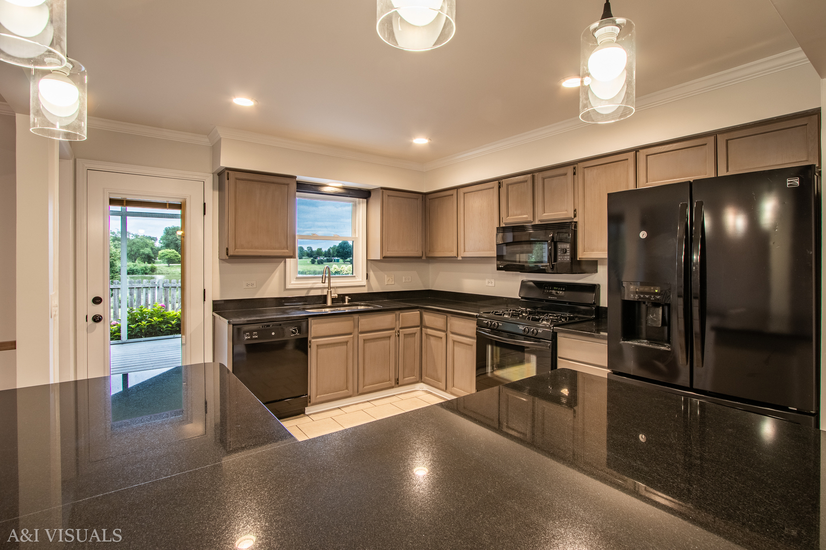 1015 Bowie Drive, Carol Stream, IL 60188