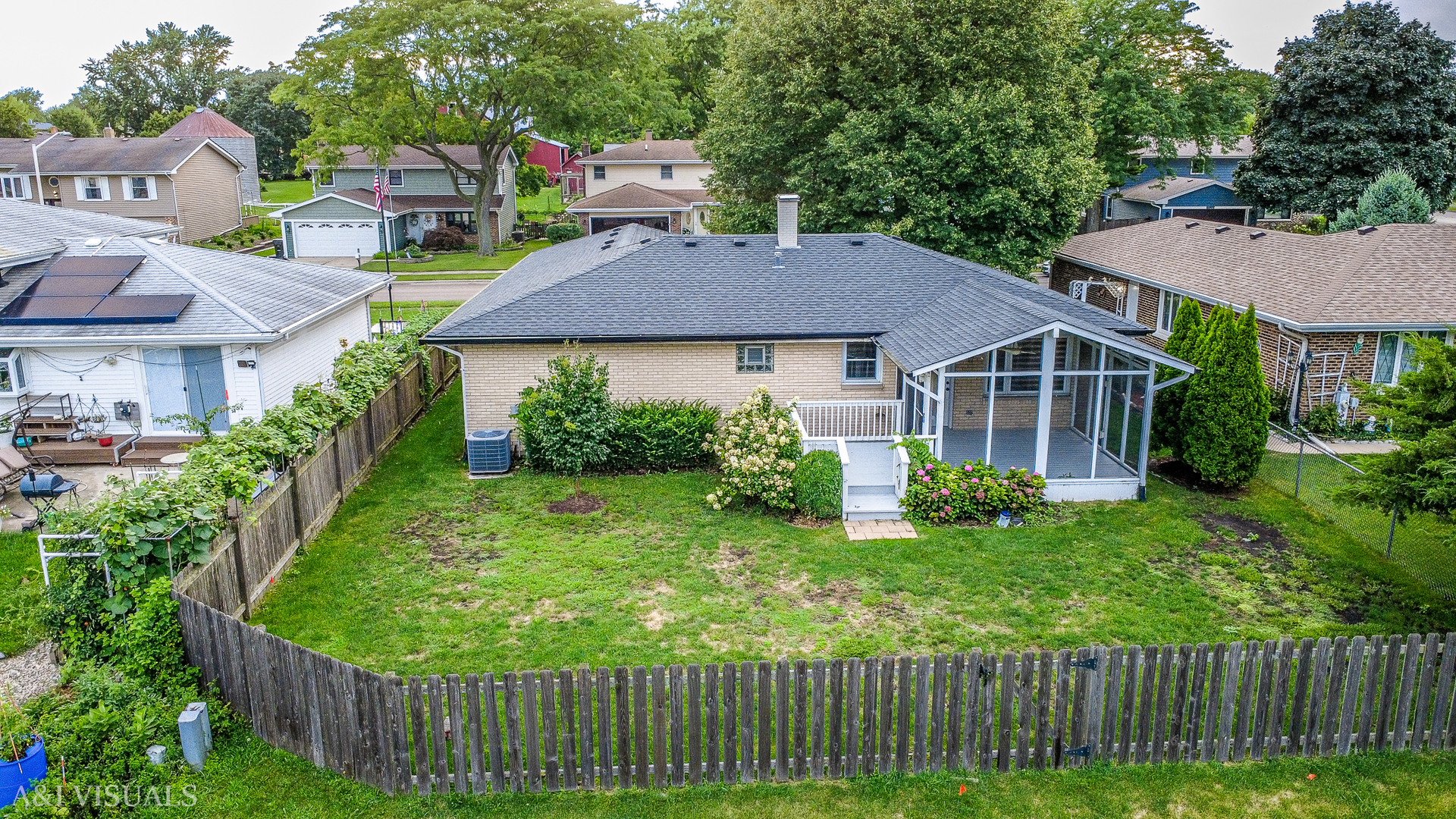 1015 Bowie Drive, Carol Stream, IL 60188