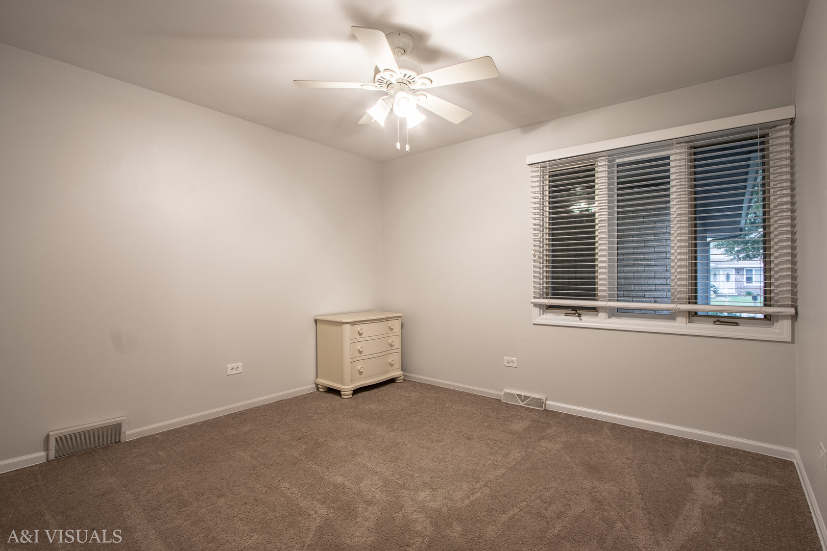 1015 Bowie Drive, Carol Stream, IL 60188