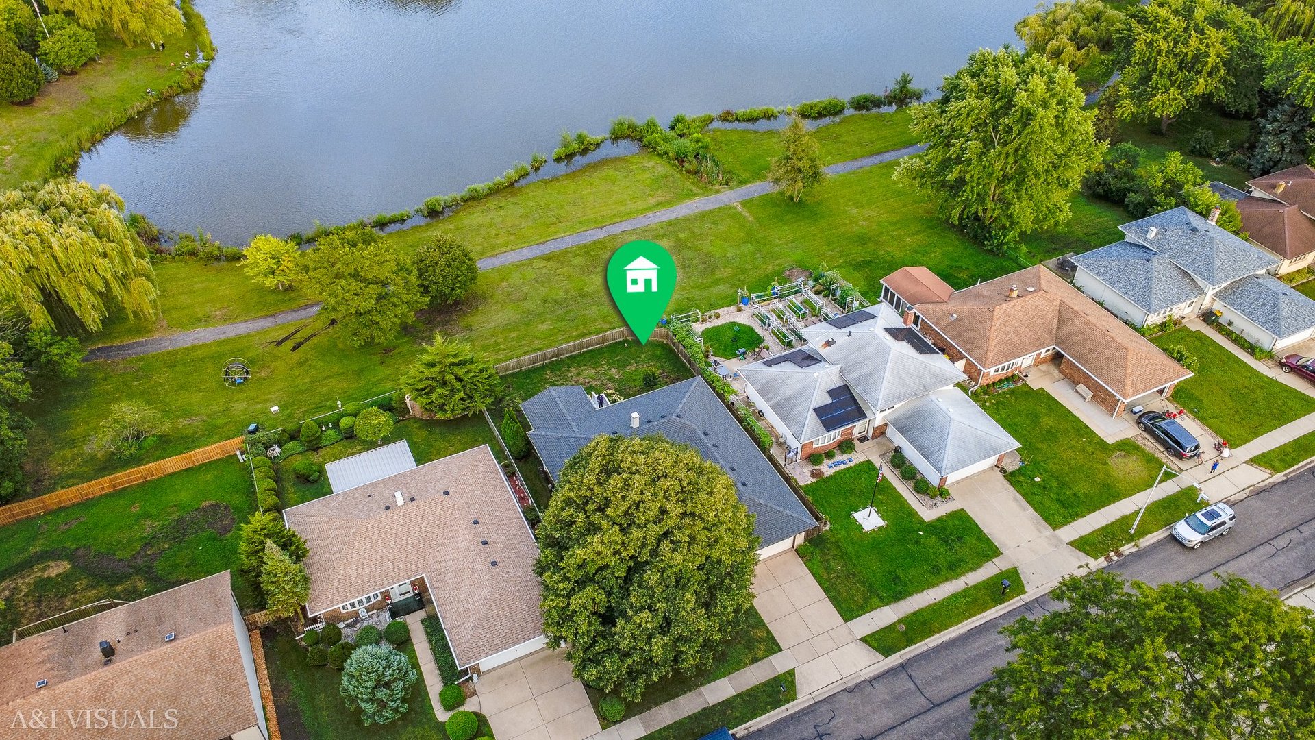 1015 Bowie Drive, Carol Stream, IL 60188
