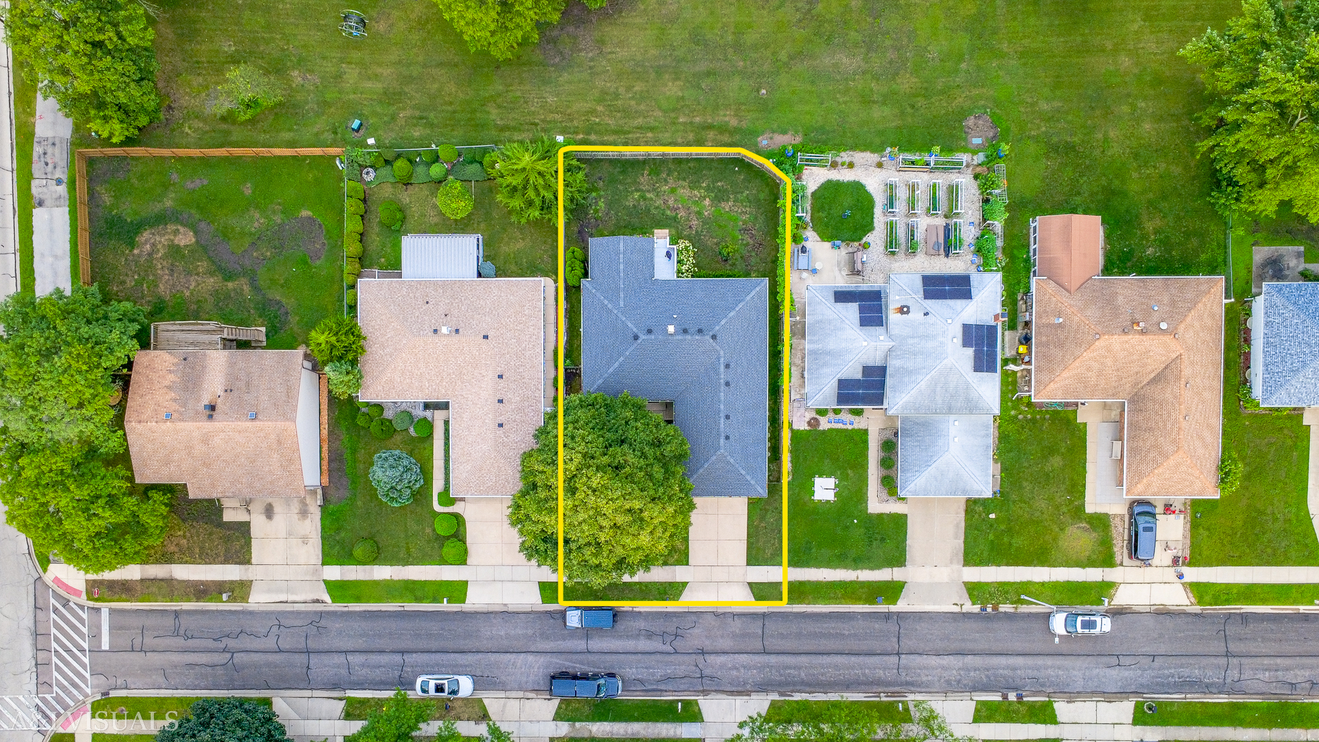 1015 Bowie Drive, Carol Stream, IL 60188