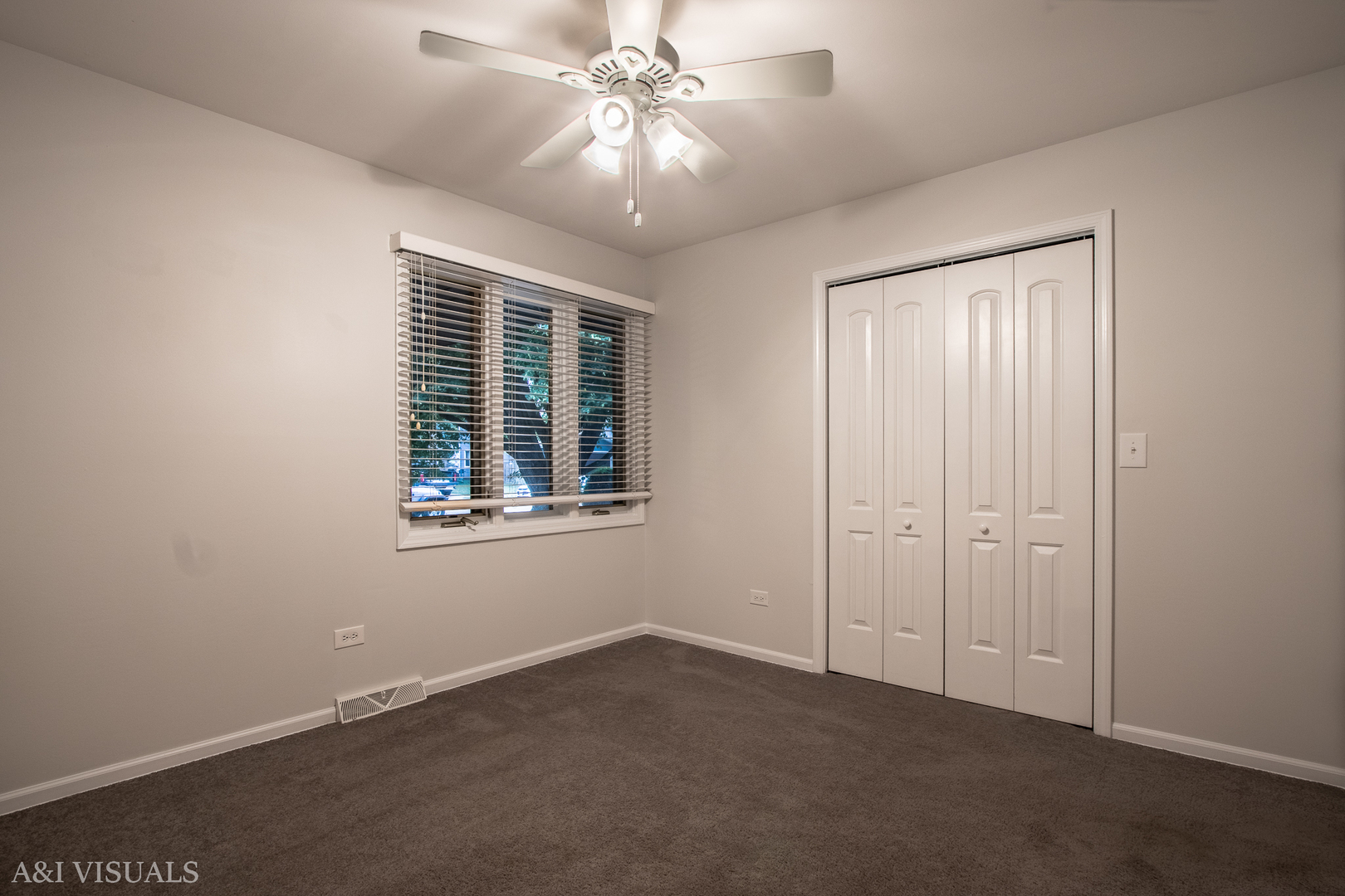 1015 Bowie Drive, Carol Stream, IL 60188