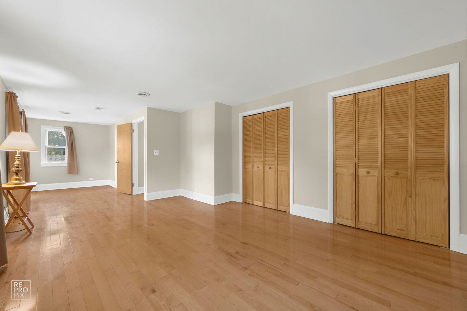 738 N HICKORY Avenue, Arlington Heights, IL 60004