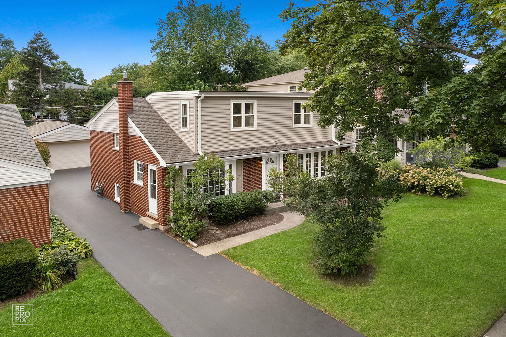 738 N HICKORY Avenue, Arlington Heights, IL 60004