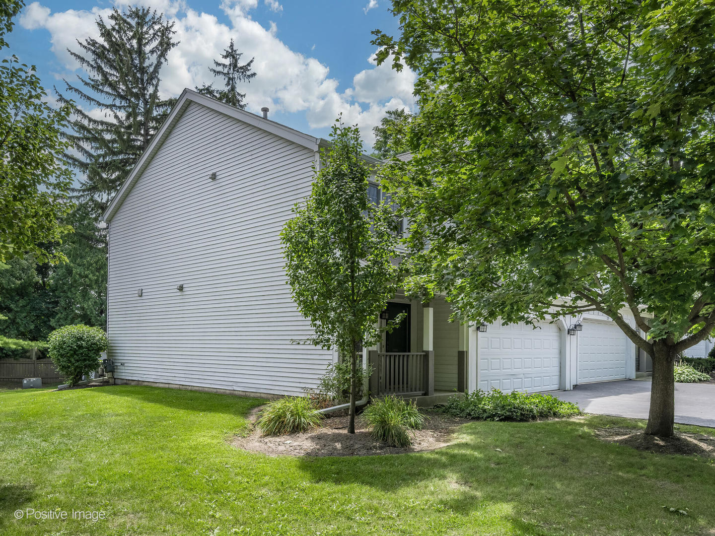 227 Spring Point Drive, Carpentersville, IL 60110