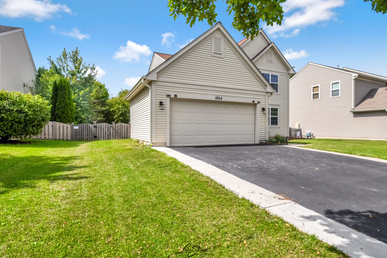 1954 Cambridge Lane, Montgomery, IL 60538
