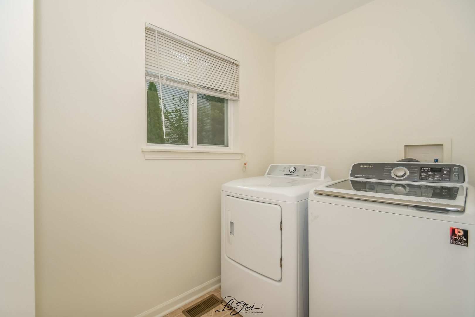 1954 Cambridge Lane, Montgomery, IL 60538