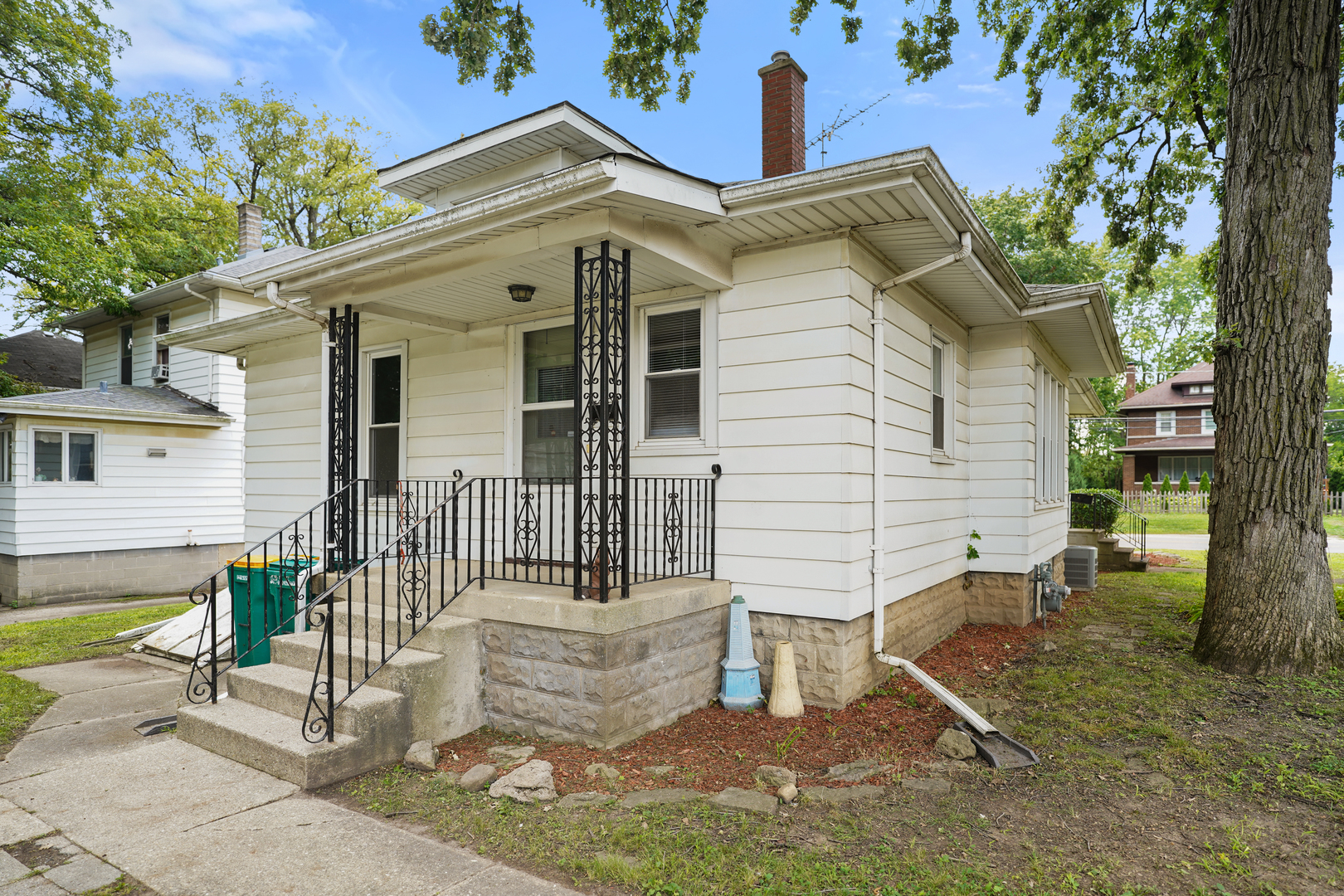 1100 Richards Street, Joliet, IL 60433