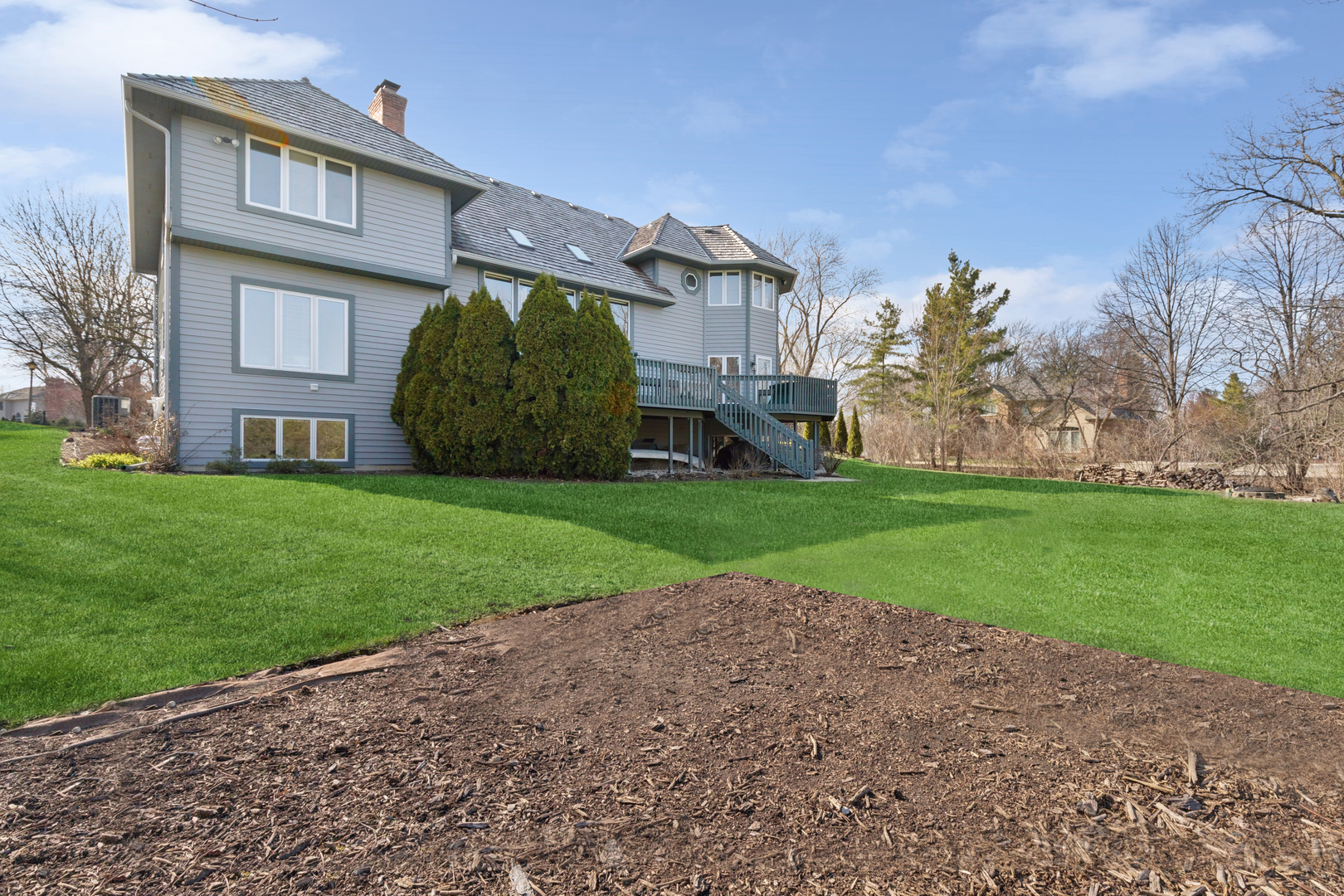 1512 Sunnyview Road, Libertyville, IL 60048
