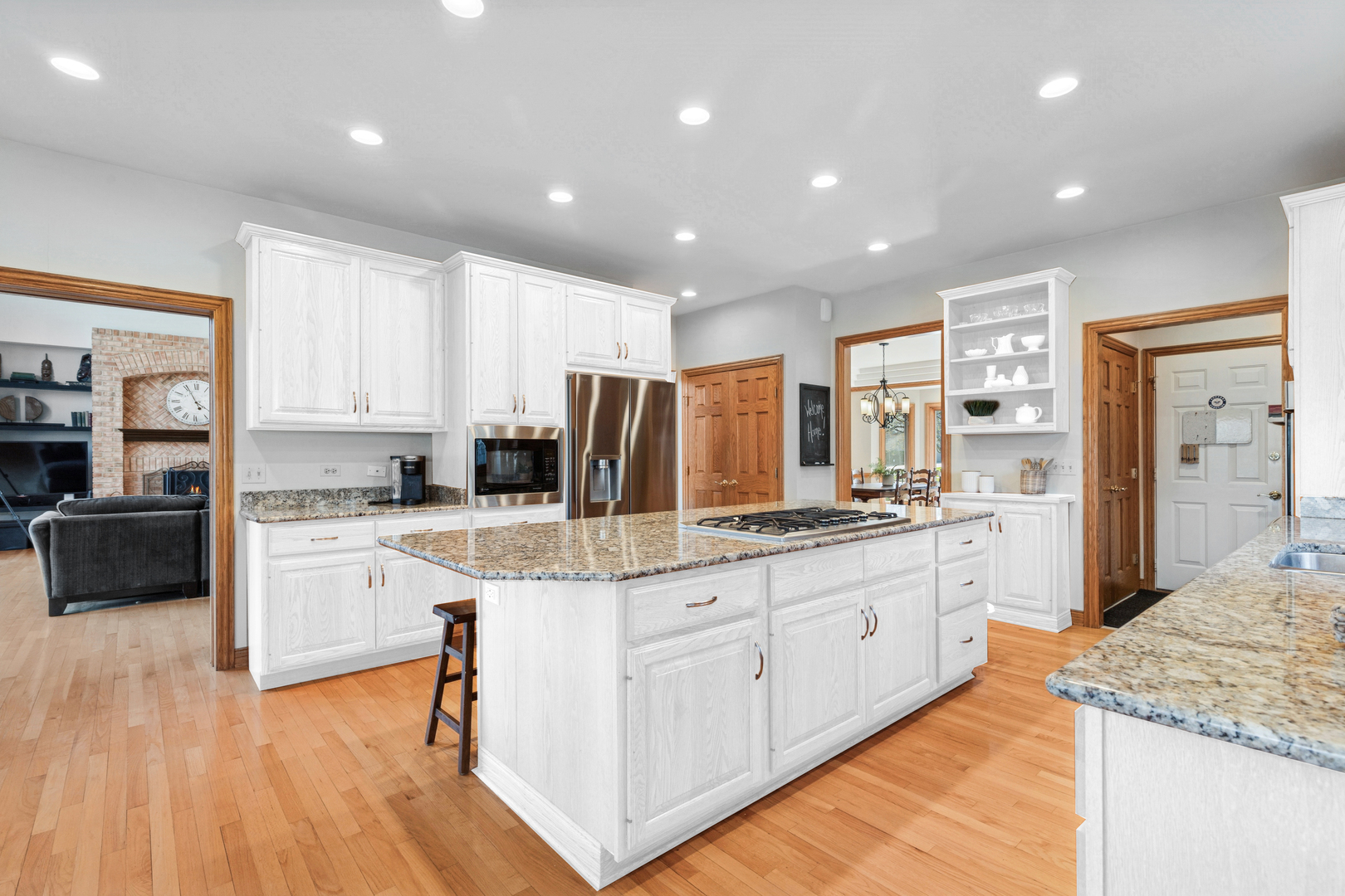 1512 Sunnyview Road, Libertyville, IL 60048