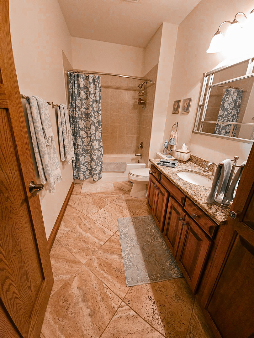 1608 Breezy Lawn Road, Spring Grove, IL 60081
