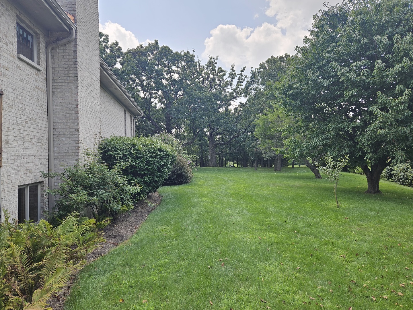 1608 Breezy Lawn Road, Spring Grove, IL 60081