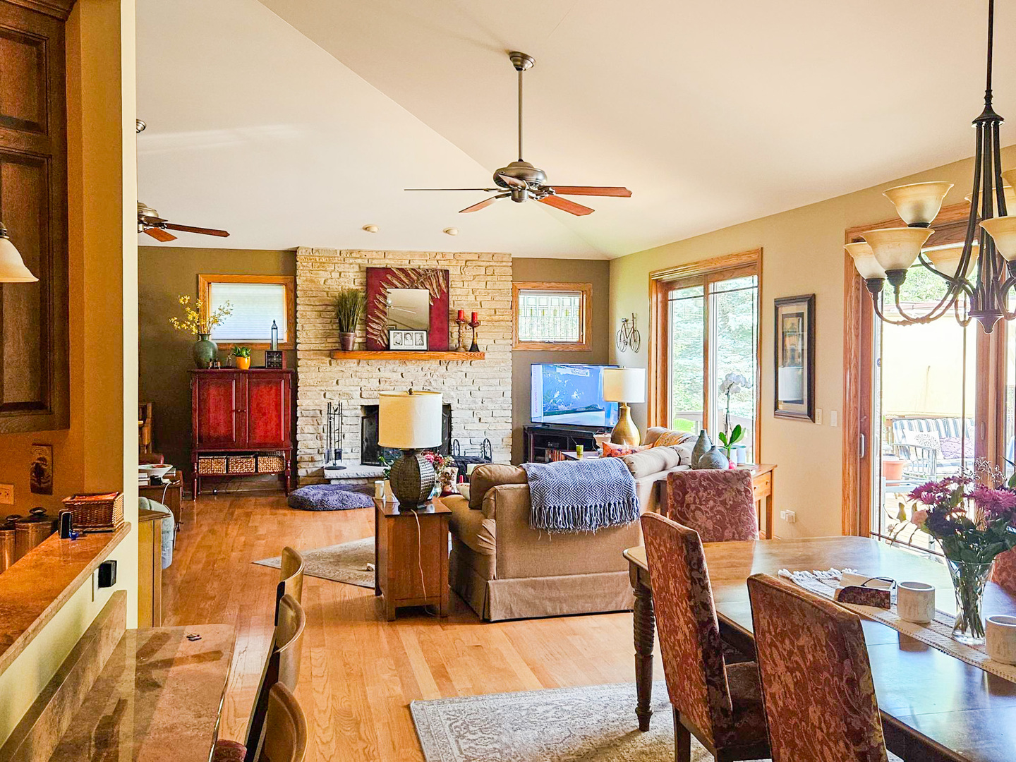 1608 Breezy Lawn Road, Spring Grove, IL 60081