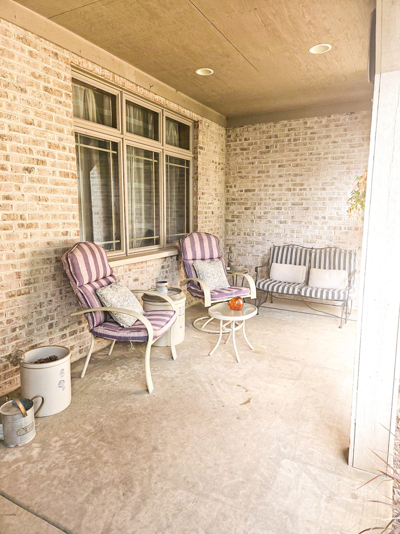 1608 Breezy Lawn Road, Spring Grove, IL 60081