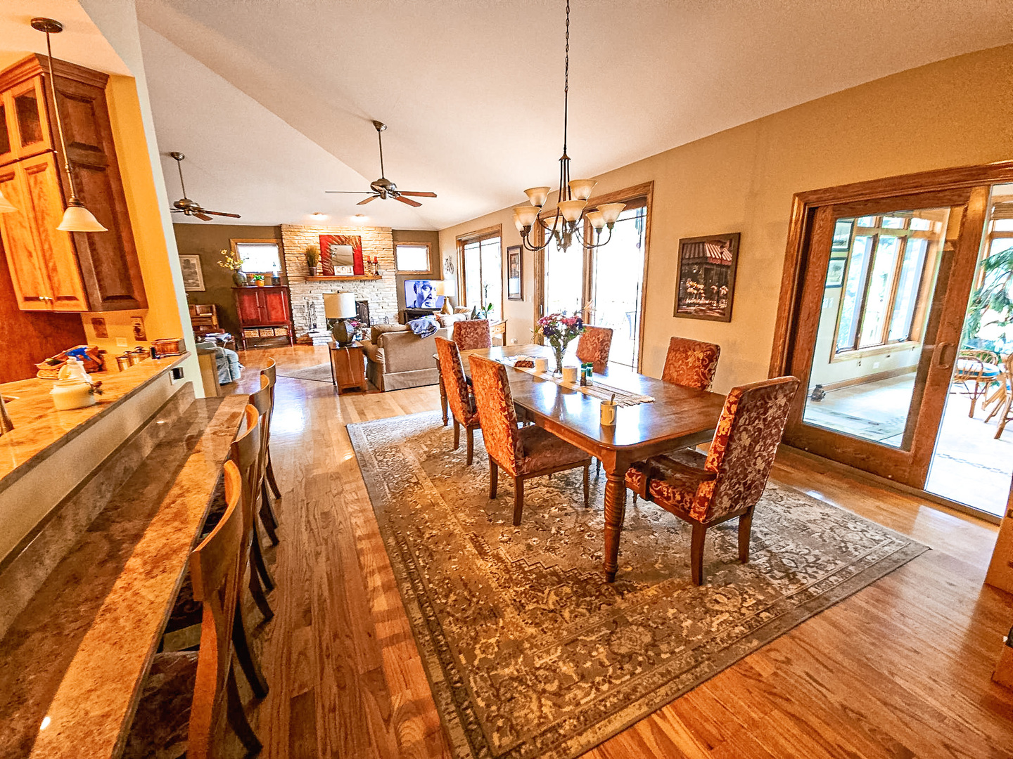 1608 Breezy Lawn Road, Spring Grove, IL 60081