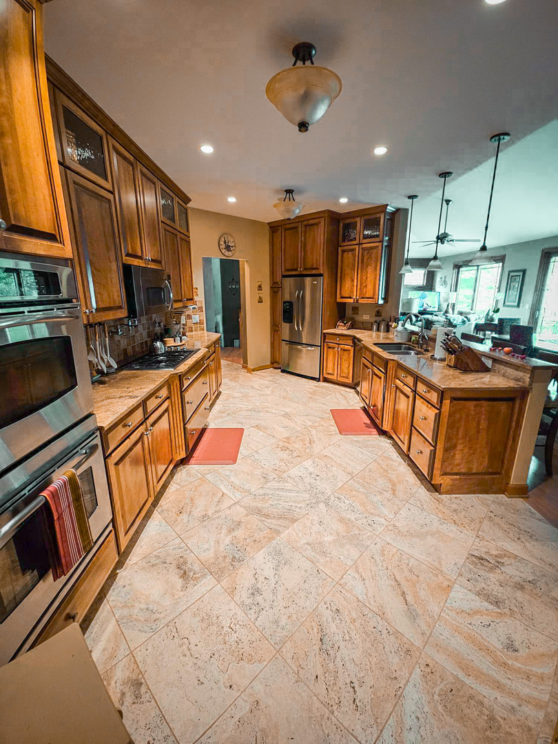 1608 Breezy Lawn Road, Spring Grove, IL 60081