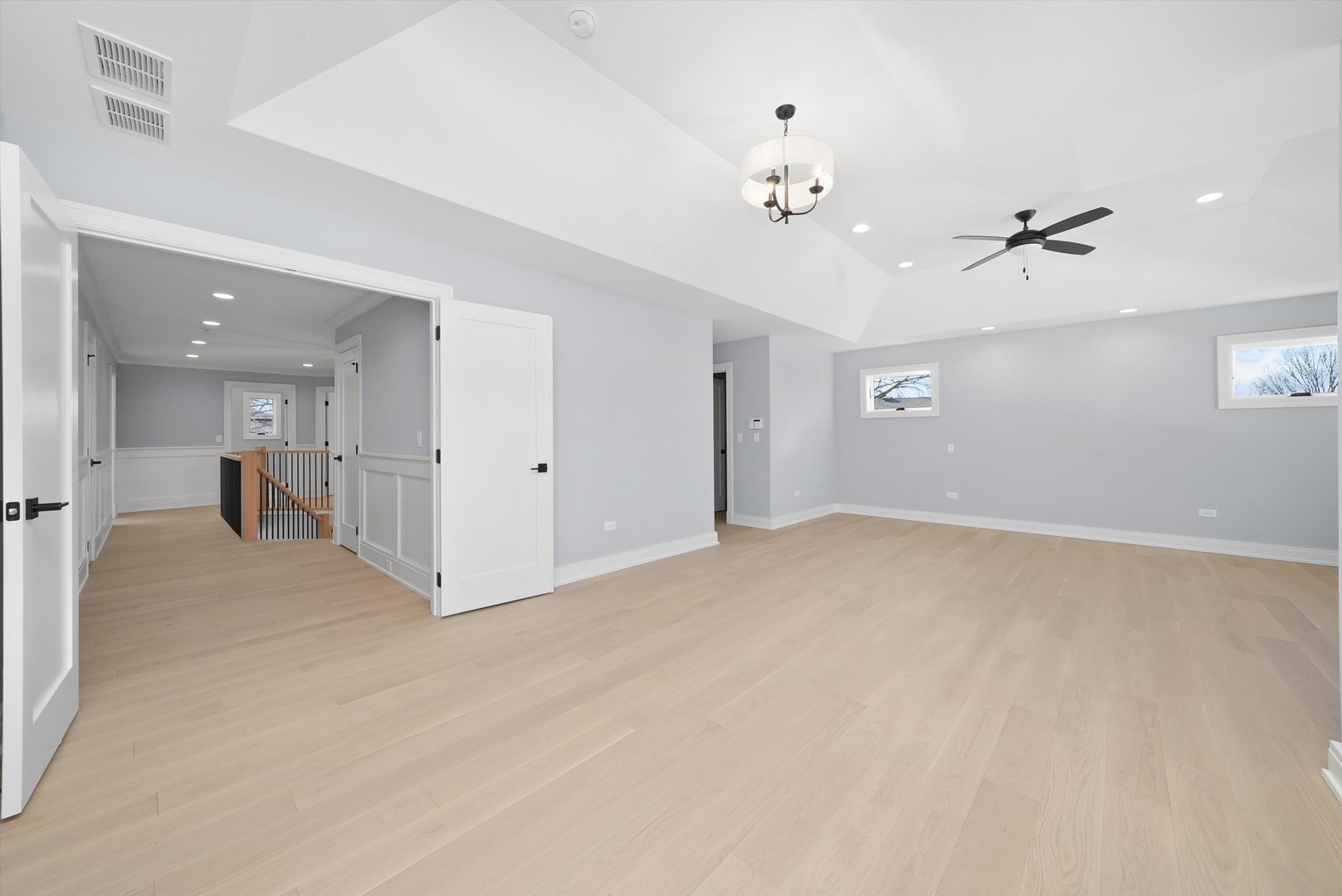 622 S Euclid Avenue, Elmhurst, IL 60126