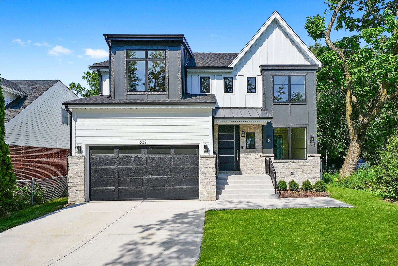 622 S Euclid Avenue, Elmhurst, IL 60126