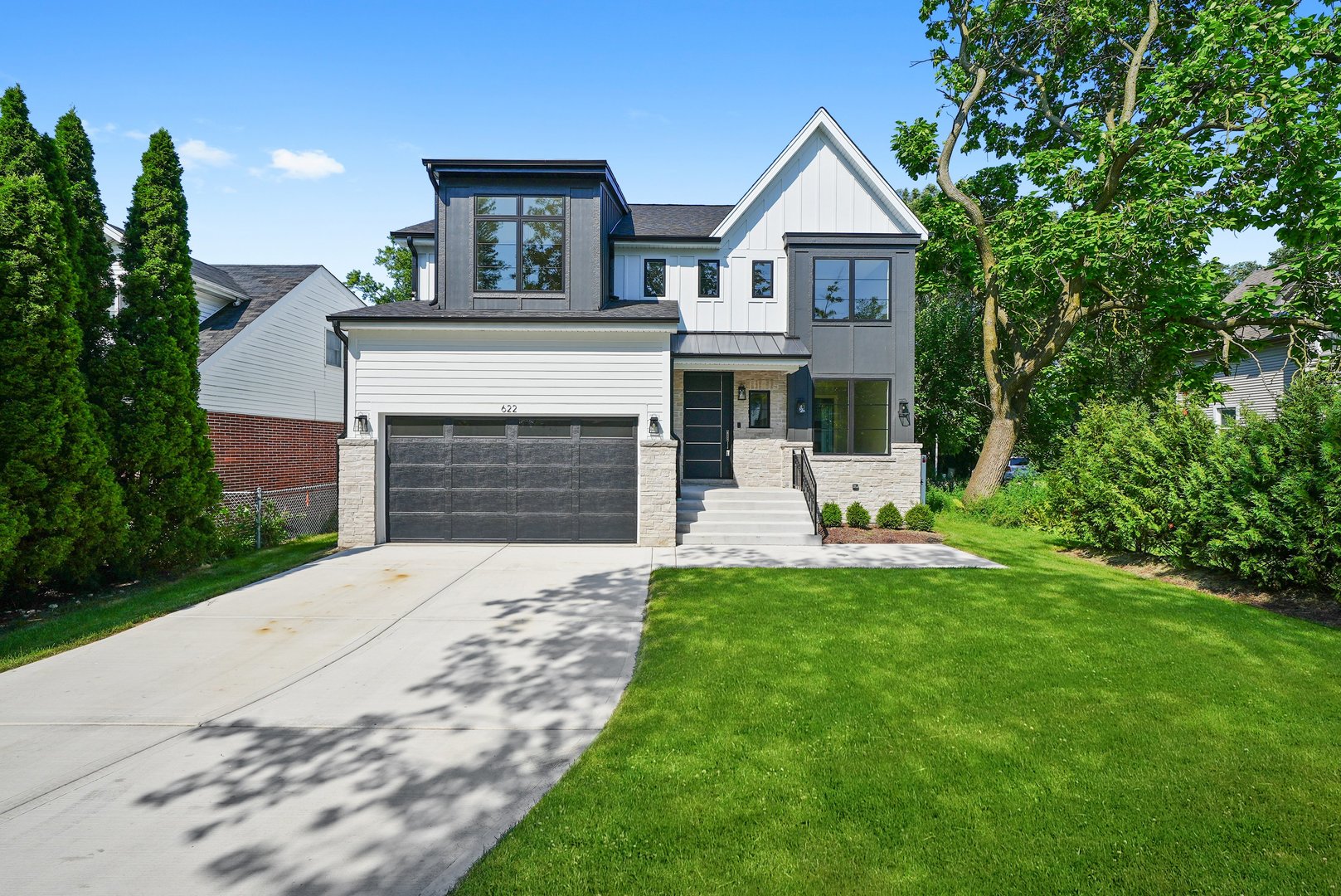 622 S Euclid Avenue, Elmhurst, IL 60126
