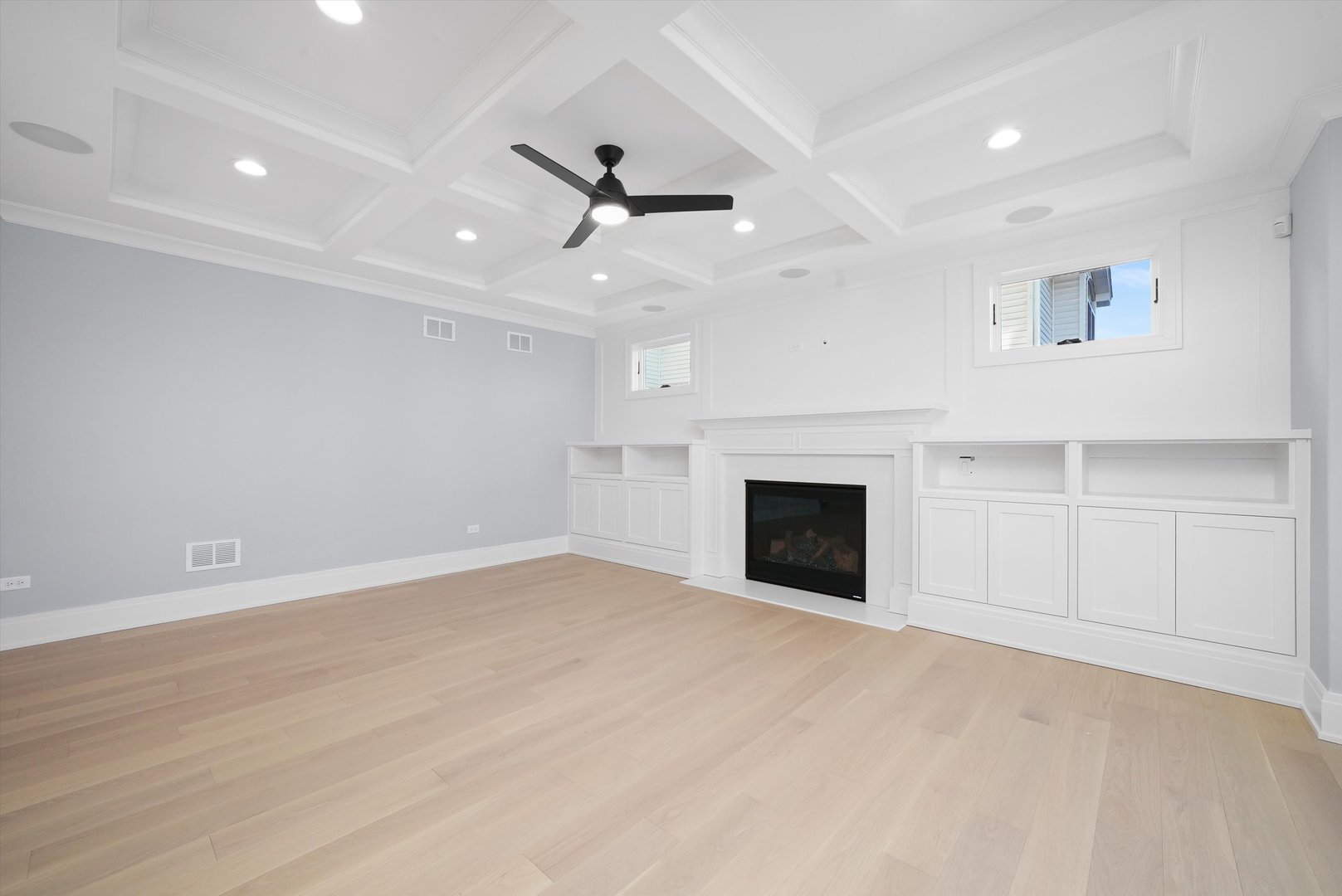 622 S Euclid Avenue, Elmhurst, IL 60126
