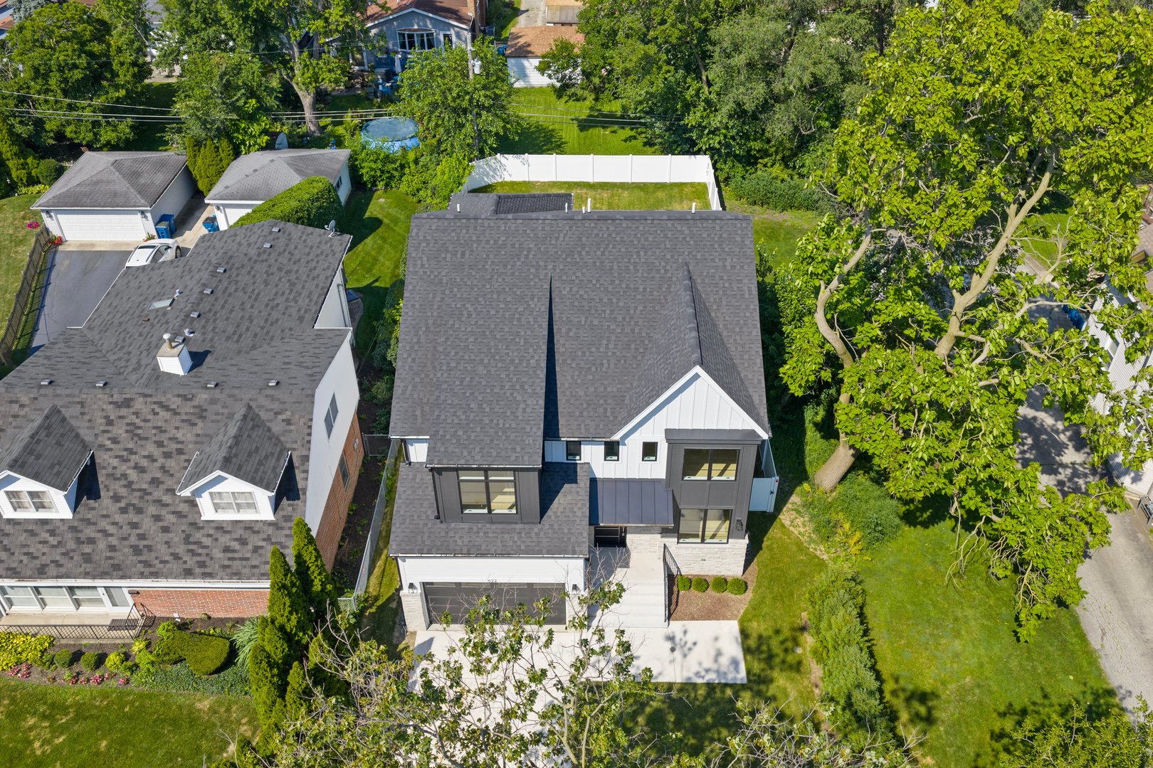 622 S Euclid Avenue, Elmhurst, IL 60126
