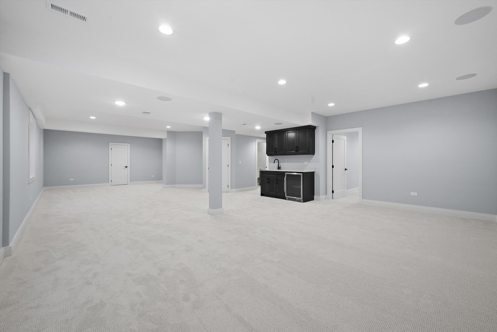 622 S Euclid Avenue, Elmhurst, IL 60126
