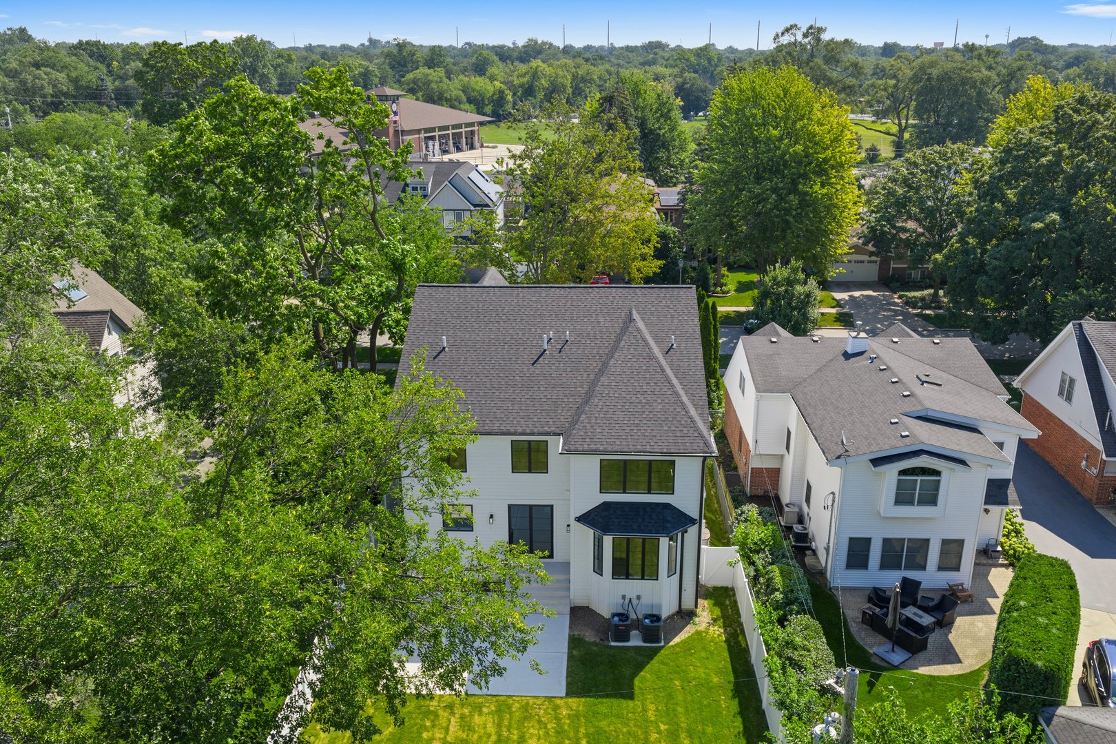 622 S Euclid Avenue, Elmhurst, IL 60126
