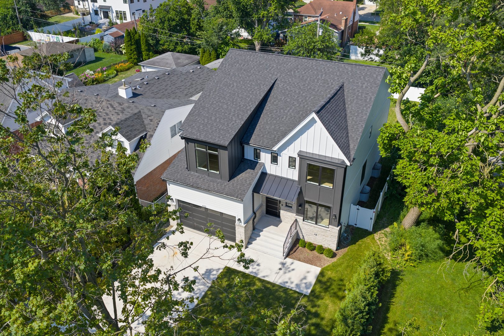 622 S Euclid Avenue, Elmhurst, IL 60126