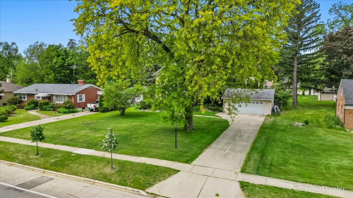 956 South Street, Elgin, IL 60123