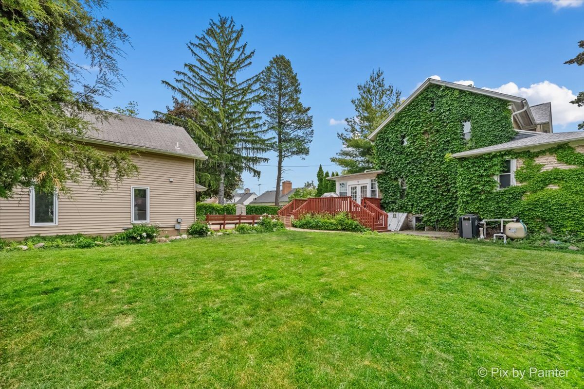 956 South Street, Elgin, IL 60123